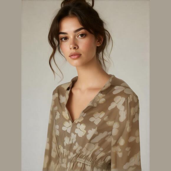 Simply Vera Vera Wang Tops - Simply Vera Vera Wang Tan Cream Stretch Knit Floral Elastic Waist Top S NWT